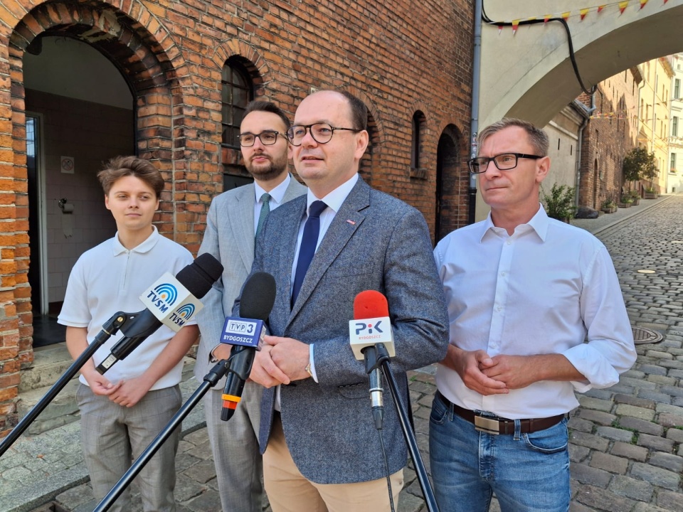 Politycy Lewicy przedstawili w Grudziądzu założenia pilotażu 35-godzinnego tygodnia pracy/fot. Marcin Doliński