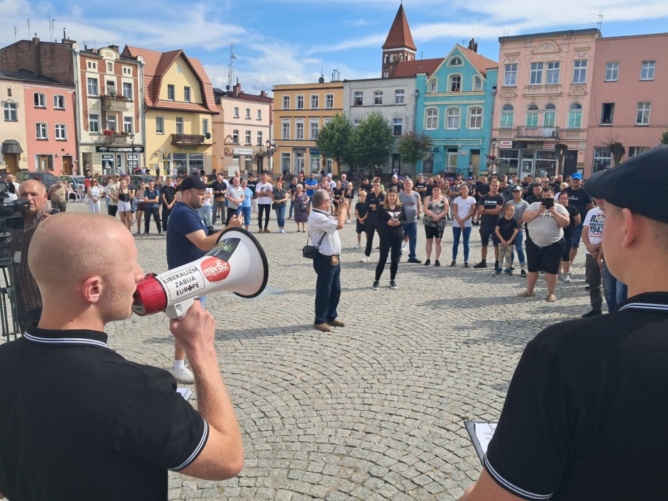 Pikietę zorganizowano na rynku w Nowem. / Fot. Damian Klich