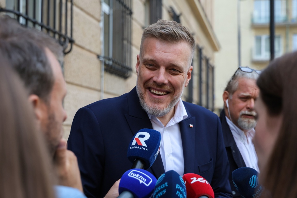 Adrian Zandberg spotkał się z Karolem Nawrockim: Rozmowa o polityce społecznej i mieszkaniowej/fot. PAP/Paweł Supernak