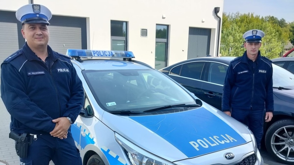 Policjanci z Rypina uratowali 60-letniego wędkarza/fot: KPP w Rypinie