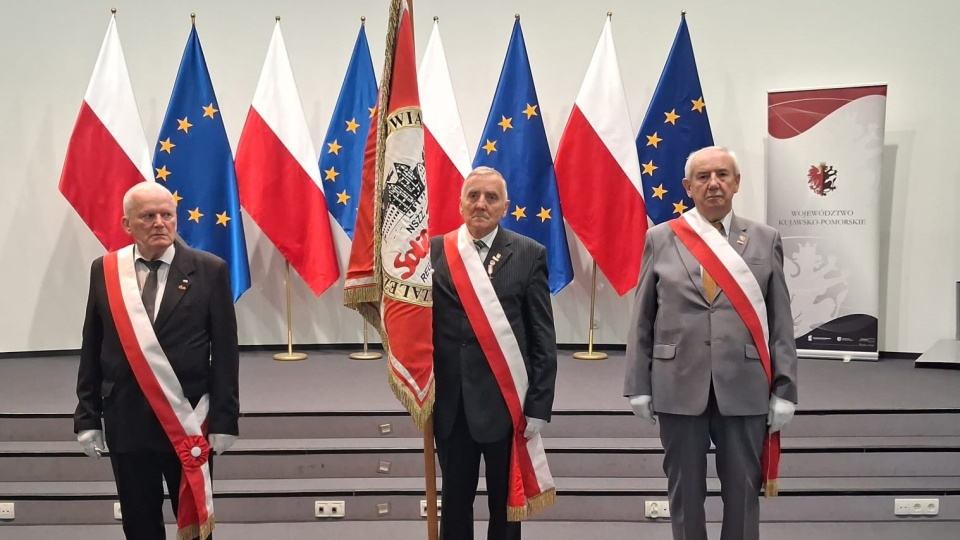 w Urzędzie Wojewódzkim w Bydgoszczy wręczono 13 medali zasłużonym działaczom z regionu/fot: Damian Klich