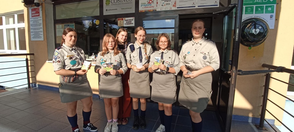 Harcerze promują swoją organizację i zachęcają do wejścia w ich szeregi. Właśnie trwa nabór/fot. Monika Kaczyńska