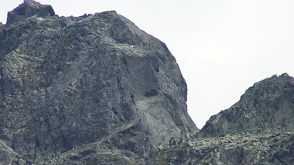 Kozia Przełęcz, widok ze zboczy Małego Kościelca/fot. Opioła Jerzy, Wikipedia