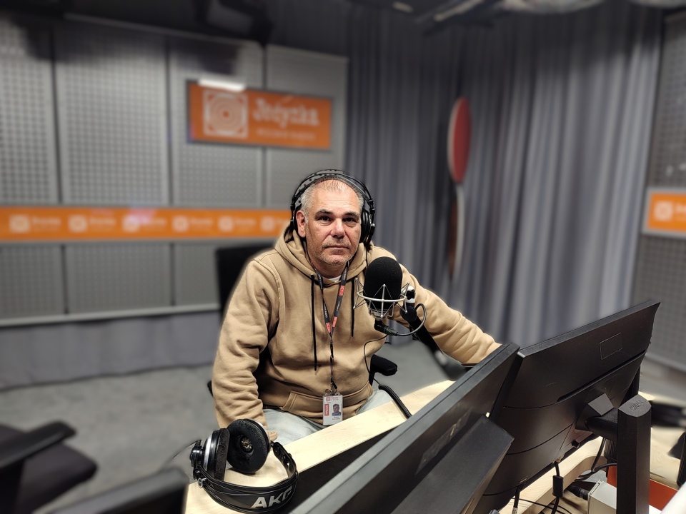 Maciej Jastrzębski w studiu „Jedynki" Polskiego Radia/fot. Maciej Jastrzębski/Facebook