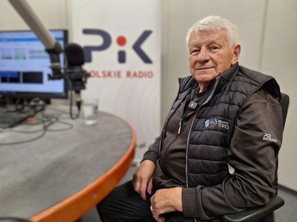 Jan Ząbik w toruńskim studiu Polskiego Radia PiK/fot. Tomasz Bielicki