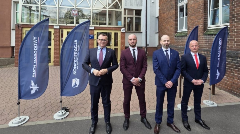 Działacze Konfederacji z Inowrocławia apelują do władz miasta o budowę pomnika najmłodszego powstańca warszawskiego - urodzonego w Inowrocławiu Andrzeja Szwajkerta - ps. „Jędruś”/fot. nadesłane