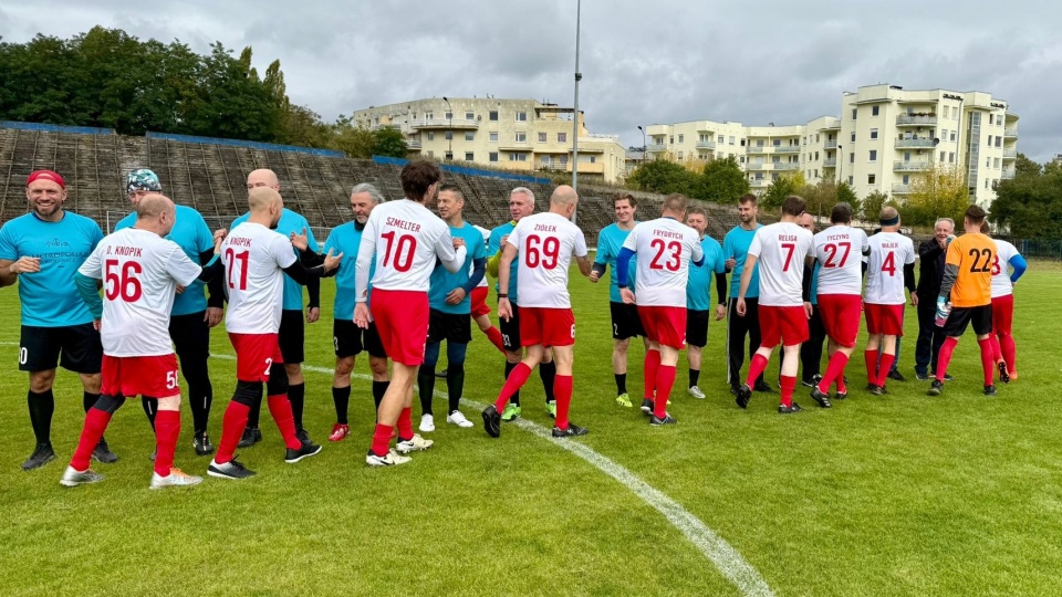 Na stadionie Chemika Bydgoszcz po raz kolejny zmierzyli się samorządowcy i lokalni dziennikarze/fot.: Izabela Langner
