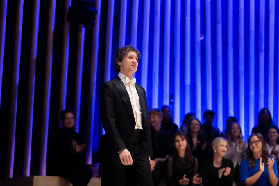 Rafał Blechacz w sali koncertowej nowego kampusu Akademii Muzycznej/fot. Akademia Muzyczna w Bydgoszczy, Facebook