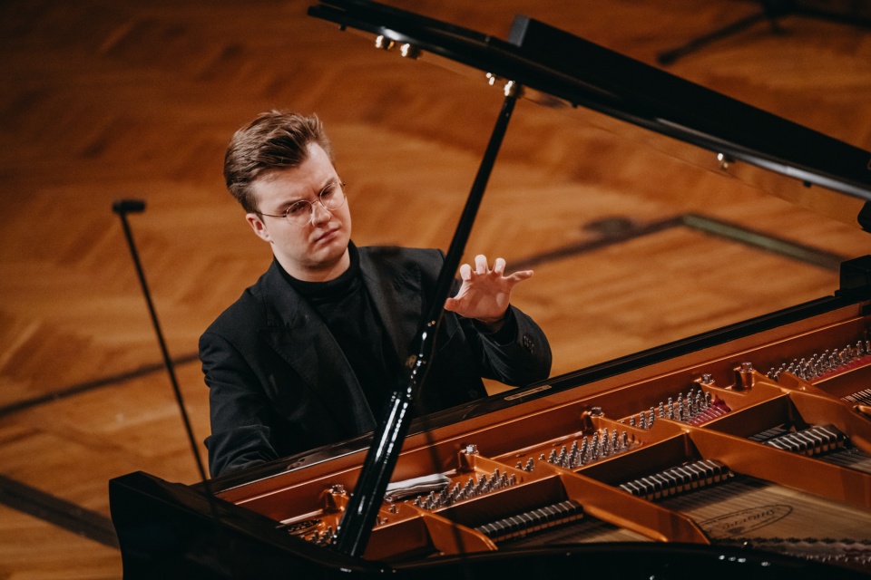 Piotr Alexewicz znalazł się w gronie 11 pianistów zakwalifikowanych do finału Konkursu Chopinowskiego/fot.: Krzysztof Szlęzak, chopincompetition.pl