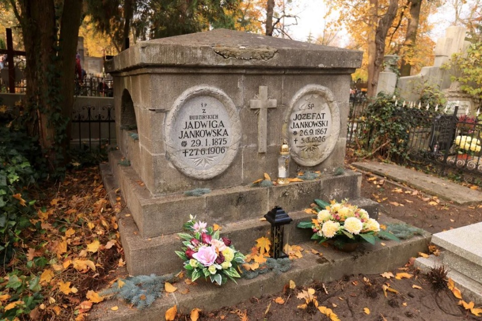 Kontynuacja renowacja kwatery rodziny Jankowskich - to cel tegorocznej kwesty na cmentarzu Św. Jerzego w Toruniu/fot. torun.pl