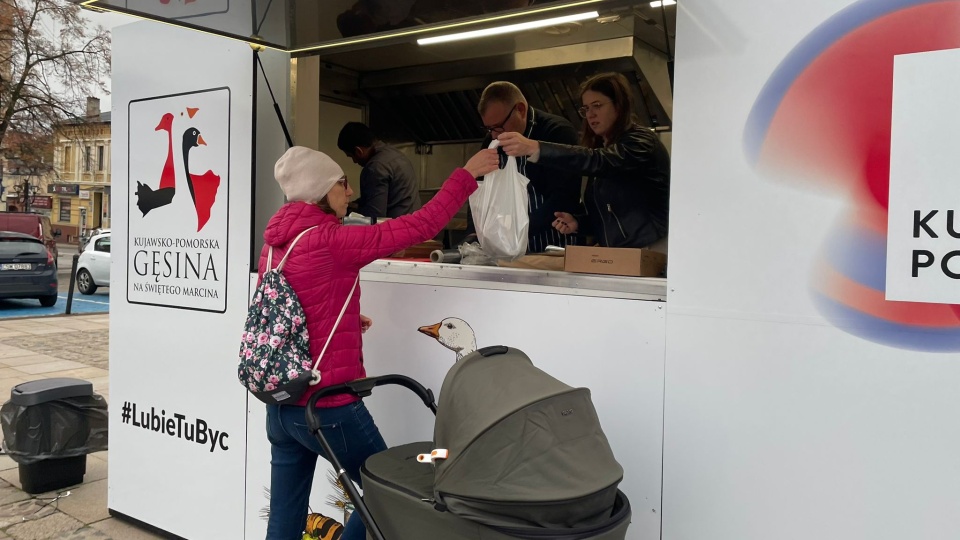 Gęsinowy Foodtruck zaparkował w Świeciu, a wkrótce odwiedzi kolejne miasta regionu/fot.: Natasza Trzebuchowska