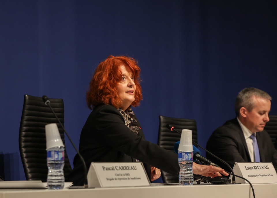 Prokurator generalny Paryża Laure Beccuau podczas konferencji prasowej/fot. PAP/EPA/SADAK SOUICI