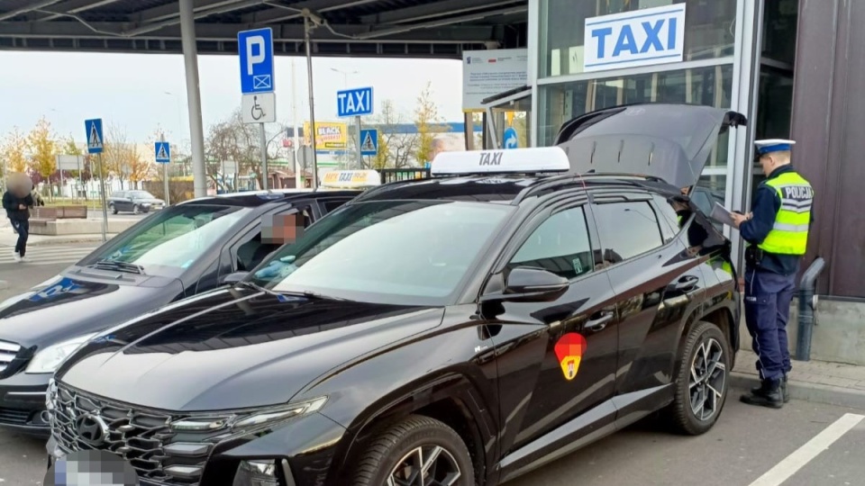Policjanci skontrolowali 40 taksówek na terenie Włocławka/fot.: KMP we Włocławku