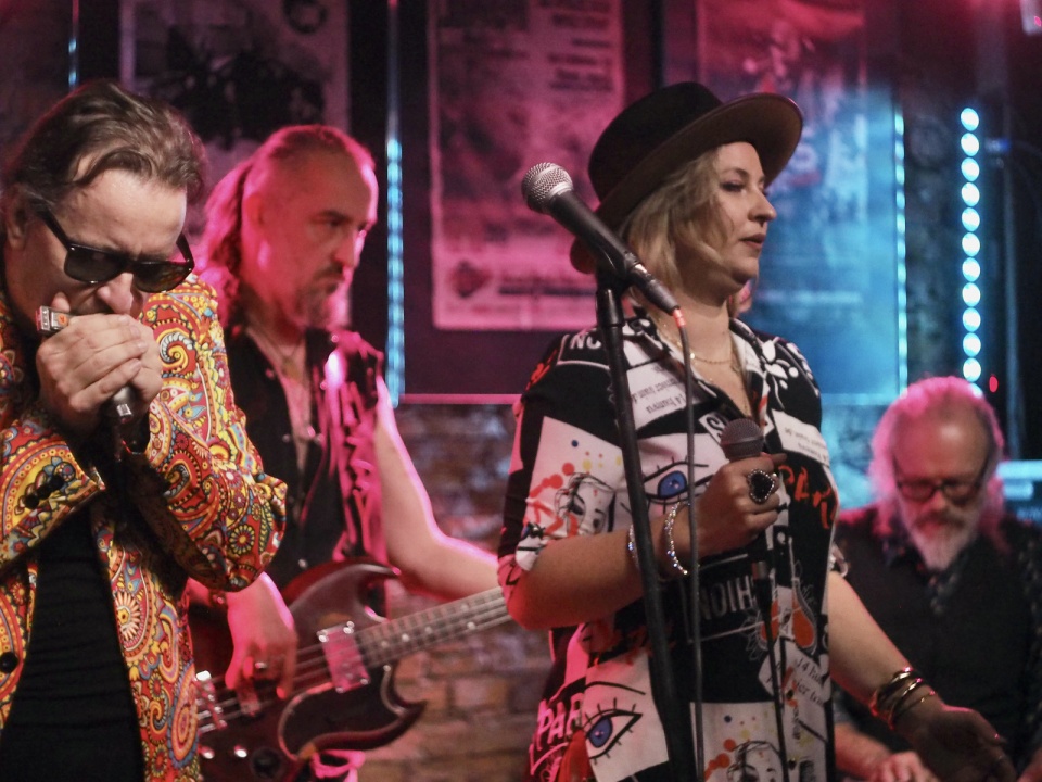 Michał Kielak & The Mystery Train na scenie Hard Rock Pubu „Pamela". / Fot. Dariusz Kilan