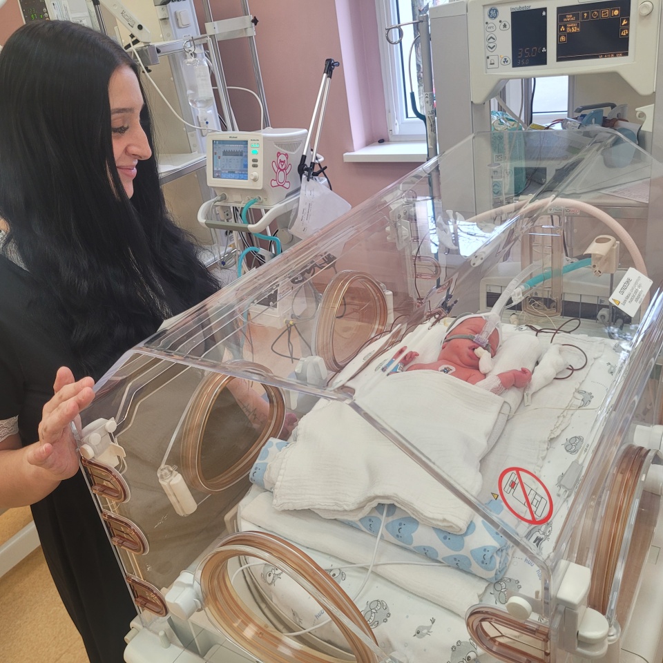 W szpitalu Klinicznym Politechniki Bydgoskiej urodziły się trojaczki: Sentino, Sofija i Suzan/fot. nadesłane/ Szpital Kliniczny Politechniki Bydgoskiej