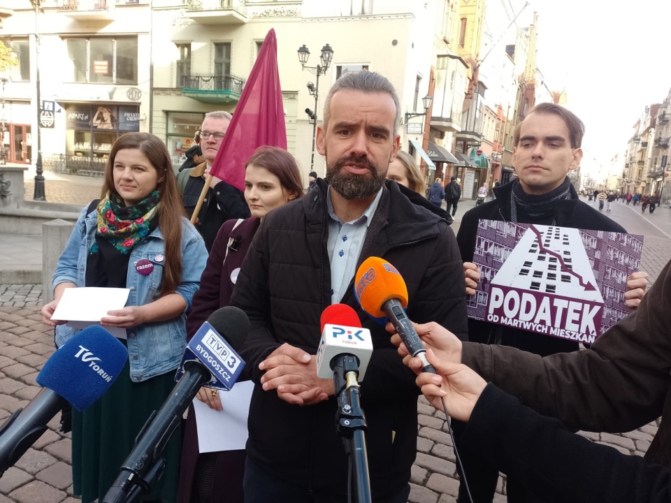 Partia Razem proponuje, by samorządy stosowały wyższe stawki podatku od niesprzedanych mieszkań deweloperskich i lokali, które wynajmowane są krótkoterminowo/fot. Michał Zaręba