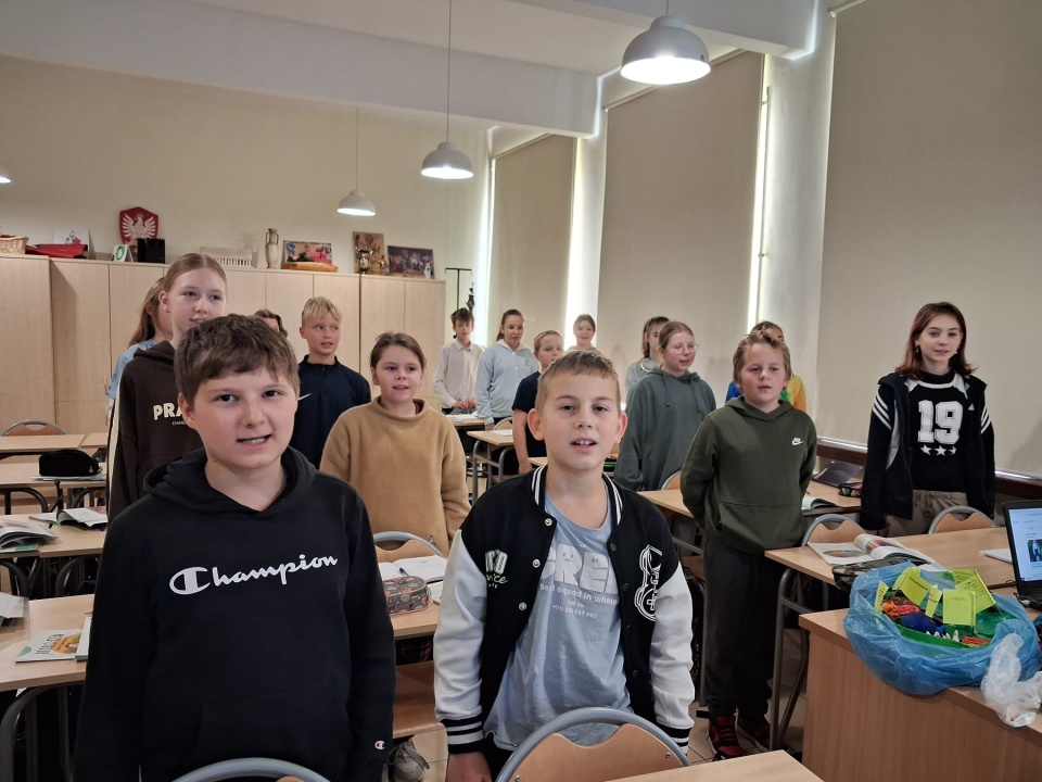 W piątek hymn odśpiewano m.in. w Szkole Podstawowej nr 58 im. Ireny Sendlerowej w Bydgoszczy. / Fot. Agata Raczek