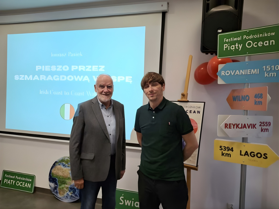 Od lewej podróżnik Waldemar Jabłoński oraz organizator Tomasz Pasiek / Fot. Marcin Doliński