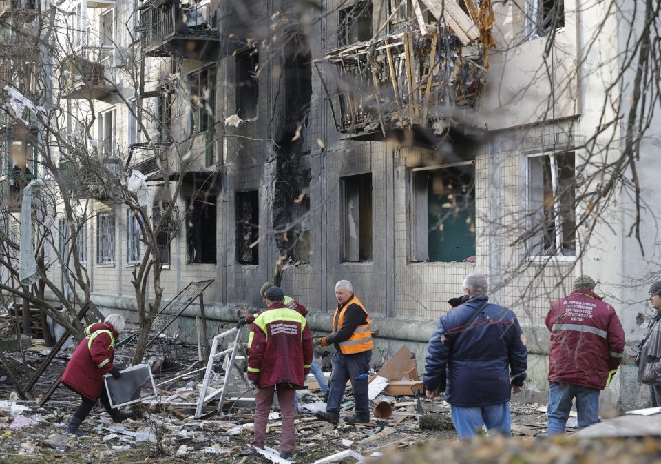 Ukraina znów odpierała zmasowany atak Rosji/fot. PAP/EPA/Sergey Dolzhenko