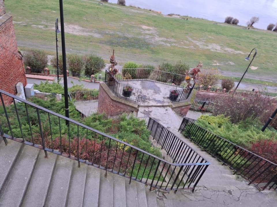 Tak obecnie prezentują się zabytkowe schody. / Fot. Marcin Doliński