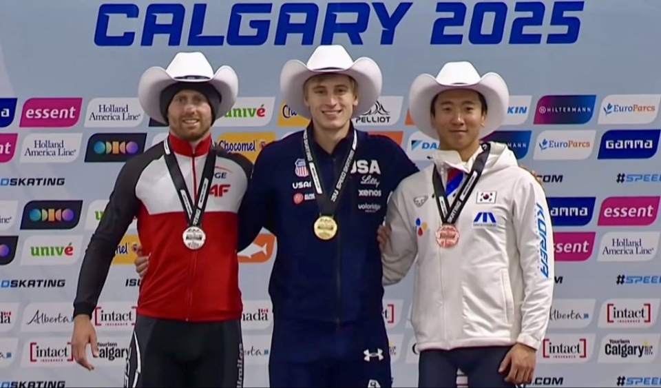 Damian Żurek pobił rekord kraju na 500 metrów i zajął drugie miejsce w zawodach Pucharu Świata w Calgary/fot. Polski Związek Łyżwiarstwa Szybkiego