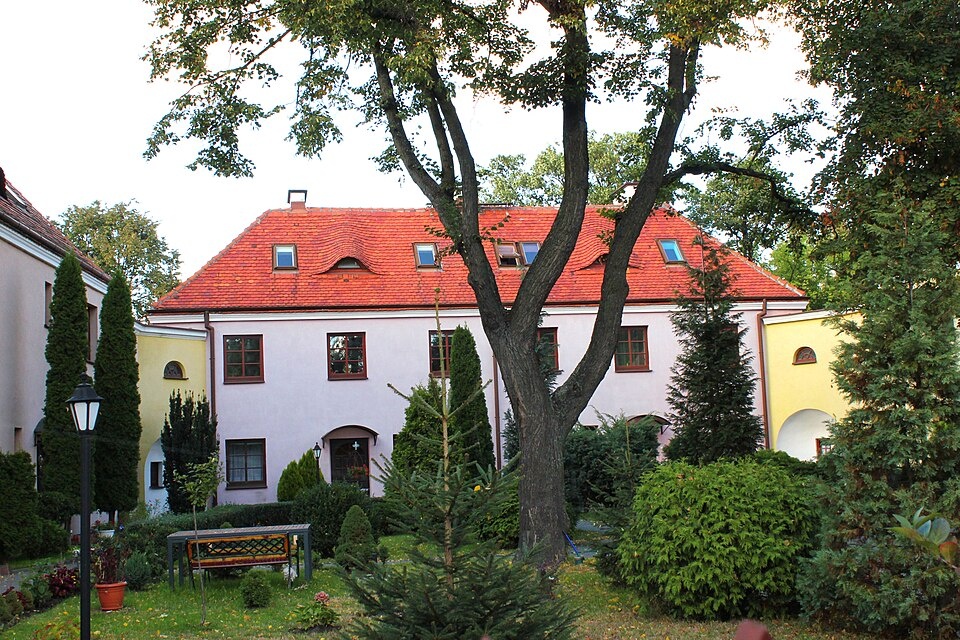 Zespół domów kolonii urzędniczej ul. Nowomiejska 8 we Włocławku/fot. N. Chylińska/Wikipedia