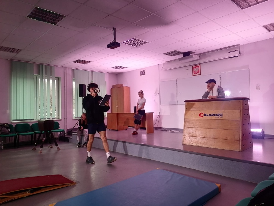 Aktorzy odwiedzali z tym spektaklem i z warsztatami szkoły z regionu: razem 1300 uczniów/fot. Monika Siwak