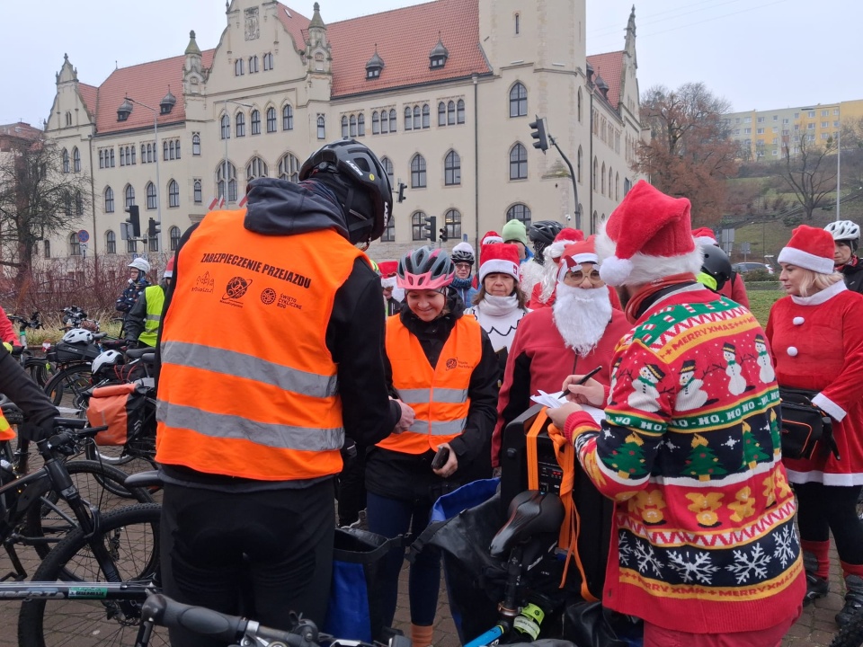 Rajd wyruszył z Bydgoszczy po godz. 10. / Fot. Agata Raczek