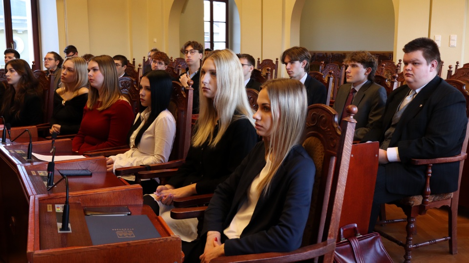 Bydgoscy uczniowie spotkali się na pierwszej sesji nowej Młodzieżowej Rady Miasta/ Fot. Tatiana Adonis