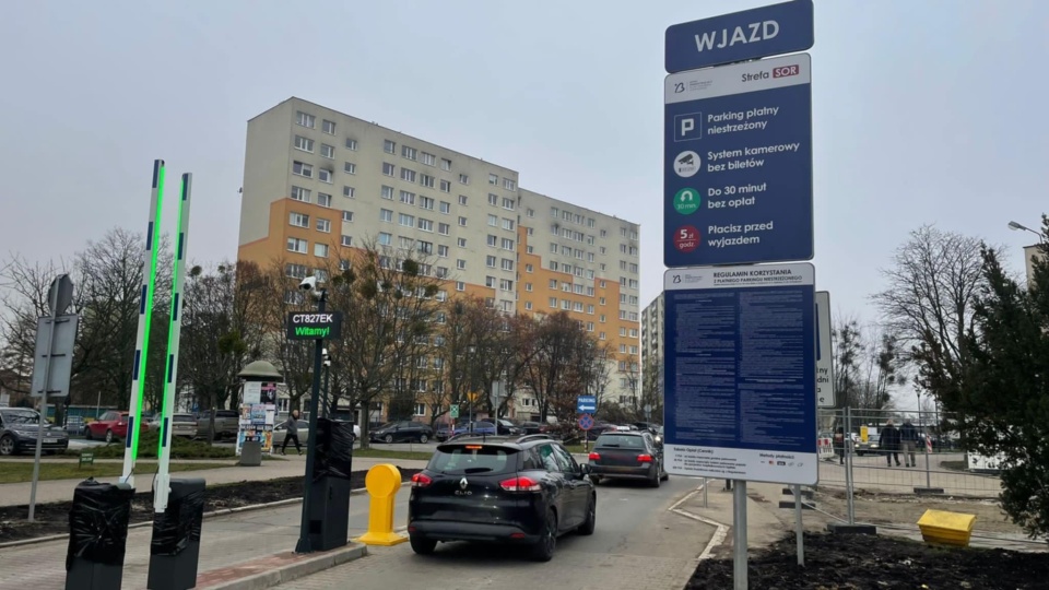 Parking przy szpitalu im. Biziela w Bydgoszczy/ fot. Natasza Trzebuchowska