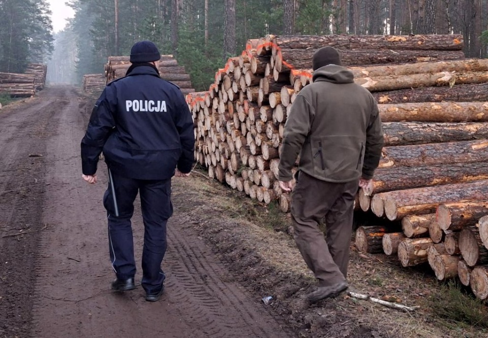 Wspólny patrol policji i straży leśnej/fot. materiały policji