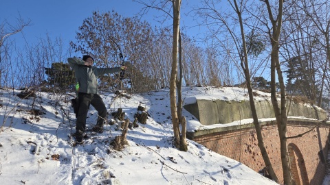 Toruńscy łucznicy spotkali się w niedzielę na terenie Fortu I, by na dobre rozpocząć nowy sezon/fot. Robert Duliński