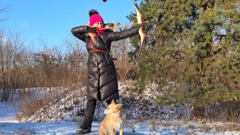 Toruńscy łucznicy spotkali się w niedzielę na terenie Fortu I, by na dobre rozpocząć nowy sezon/fot. Robert Duliński