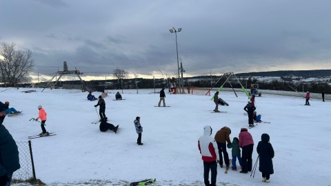 Stok narciarski w Unisławiu był w weekend oblegany przez miłośników białego szaleństwa/fot. Robert Duliński
