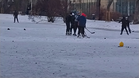 Kilkadziesiąt metrów od miejsca, w którym pod dziećmi załamał się lód/fot. Marcin Kupczyk