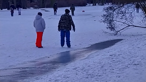 Kilkadziesiąt metrów od miejsca, w którym pod dziećmi załamał się lód/fot. Marcin Kupczyk