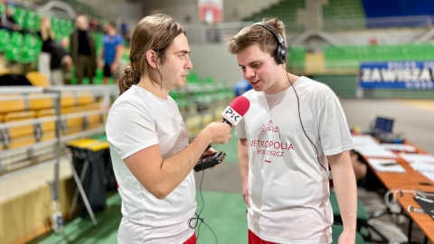 Na parkiecie takie drużyny jak: „Przyjaciele Andrzeja Brończyka”, „Kibice Zawiszy”, „Zawisza Oldboys”, a także drużyna bydgoskich mediów. W jej składzie reprezentanci Polskiego Radia PiK: Damian Klich, Patryk Głowacki, Bartosz Nawrocki i Wiktor Sobociński/fot. Izabela Langner