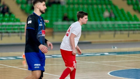 Na parkiecie takie drużyny jak: „Przyjaciele Andrzeja Brończyka”, „Kibice Zawiszy”, „Zawisza Oldboys”, a także drużyna bydgoskich mediów. W jej składzie reprezentanci Polskiego Radia PiK: Damian Klich, Patryk Głowacki, Bartosz Nawrocki i Wiktor Sobociński/fot. Izabela Langner