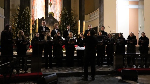 Kolędy oraz pastorałki zabrzmiały w niedzielę w kilku kościołach w Bydgoszczy i w Solcu Kujawskim. Zaśpiewali je uczestnicy Ogólnopolskiego Festiwalu Chórów Akademickich „Akademickie Kolędowanie”/fot. Tatiana Adonis