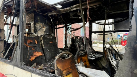 Spalił się autobus w Bydgoszczy. Na pomoc ruszyły trzy zastępy strażaków/fot. Izabela Langner