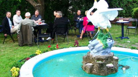 Dziennikarze i pracownicy PR PiK na archiwalnym zdjęciu w naszym radiowym ogródku/fot. Piotr Walczak