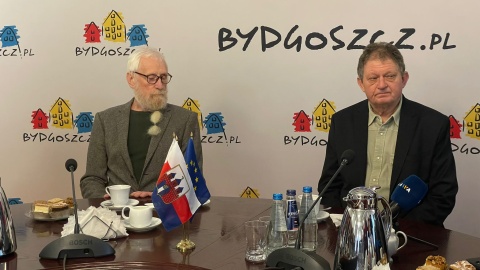 Bohaterom, którzy uratowali tonące w Kanale Bydgoskim dziewczynki podziękowali w sobotę prezydent Bydgoszczy Rafał Bruski i wojewoda Michał Sztybel/fot. Natasza Trzebuchowska