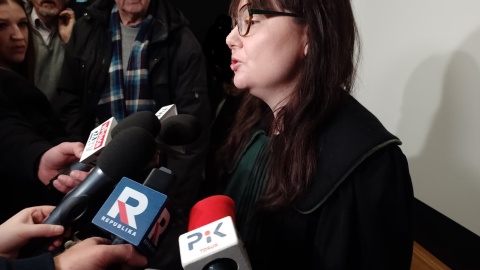 Adwokatka emerytki po ogłoszeniu wyroku w toruńskim sądzie. / Fot. Michał Zaręba