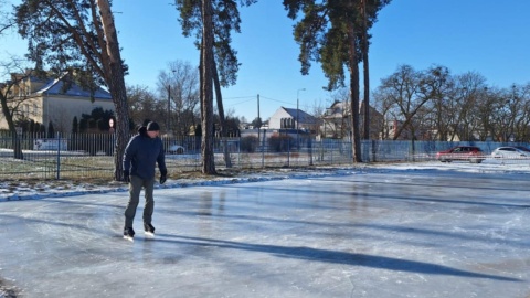 Darmowe lodowisko uruchomiono w sobotę, 31 stycznia na terenie klubu sportowego Gwiazda w Bydgoszczy/ Fot. Nadesłane, Violetta Kowalska, Dariusz Smól