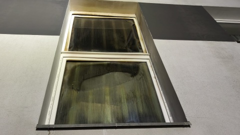 Pożar hotelu robotniczego na ul. Racławickiej w Bydgoszczy. Ewakuowano ok. 100 osób/fot. Bartosz Nawrocki