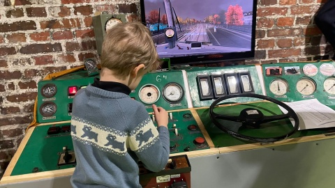 Zimowe zwiedzanie Izby Tradycji Kolei. / Fot. Natasza Trzebuchowska