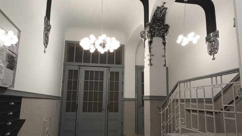 Klatka kamienicy przy Wileńskiej 6 była niedawno remontowana/fot. Monika Siwak