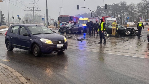 Wypadek na skrzyżowaniu ulic Polna i Ugory w Toruniu/fot. KM PSP Toruń/Facebook