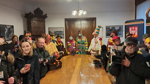 Koza Szymborska wraz z Kozą Mątewską odwiedziły we wtorek ratusz w Inowrocławiu/fot. Marcin Glapiak