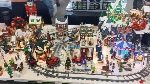 Wystawę w X LO w Toruniu można zobaczyć jeszcze dziś od godziny 10 do 17.